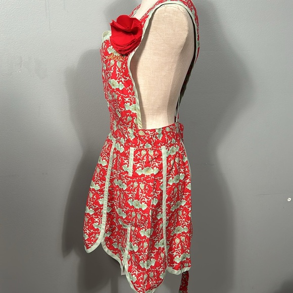Vintage Teal and Red Floral Criss Cross Back Apron - Picture 7 of 10
